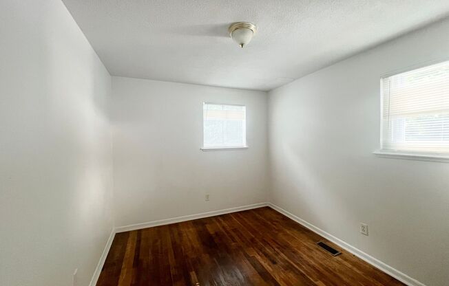 3 beds, 1 bath, $1,395