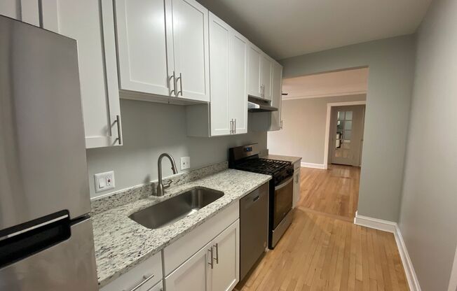 2 beds, 1 bath, $1,895, Unit 6522-3E