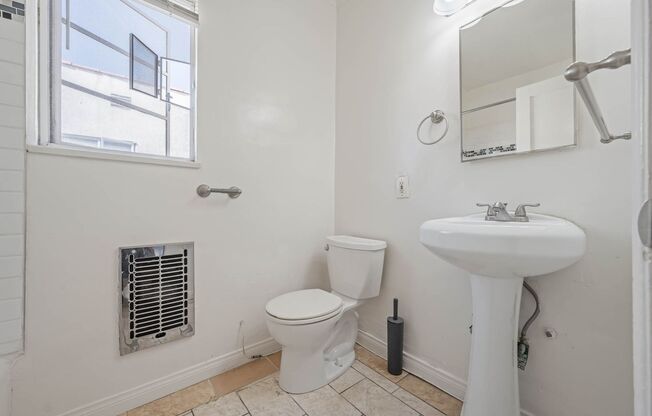 Studio, 1 bath, $1,550