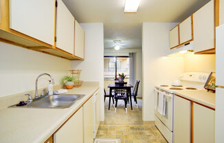 2 beds, 1 bath, 900 sqft, $1,900, Unit C-101