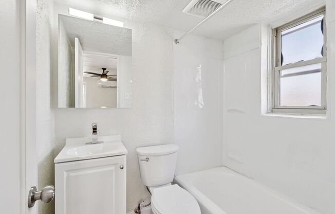 1 bed, 1 bath, 575 sqft, $995, Unit 124