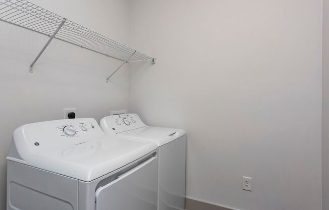 3 beds, 2 baths, 1,280 sqft, $2,950, Unit Heritage East- Unit 201