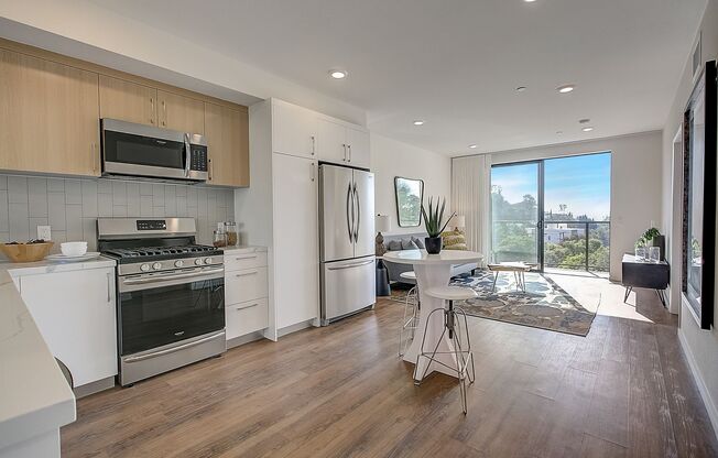 1901 ECHO PARK AVE