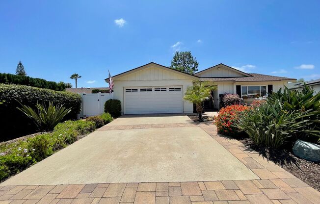 Gorgeous 4 Bedroom 2 Bathroom Home in Bonita!