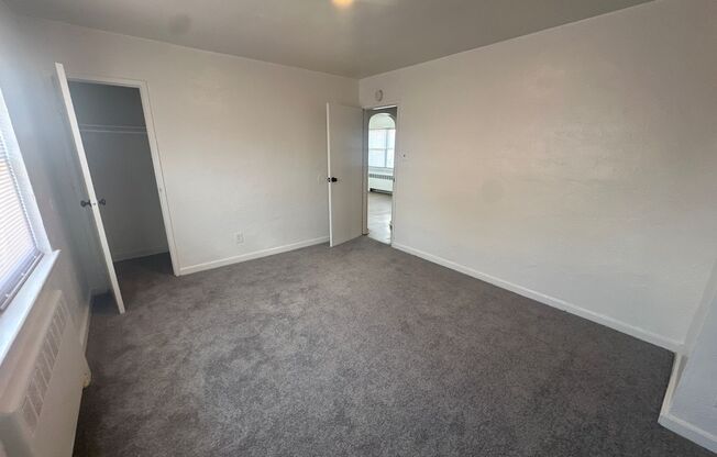 2 beds, 1 bath, 850 sqft, $1,675, Unit A-21