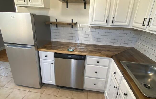 1 bed, 1 bath, 700 sqft, $2,277, Unit B11