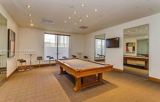 1 bed, 1.5 baths, $3,100, Unit # 206