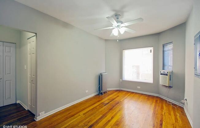 1338 W Argyle