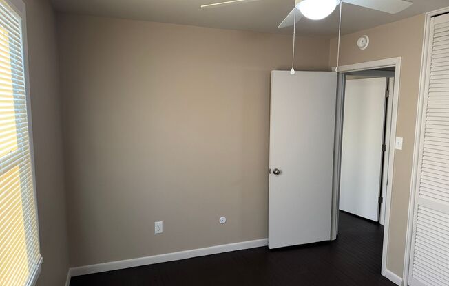 3 beds, 1 bath, $1,105, Unit 1620 #17