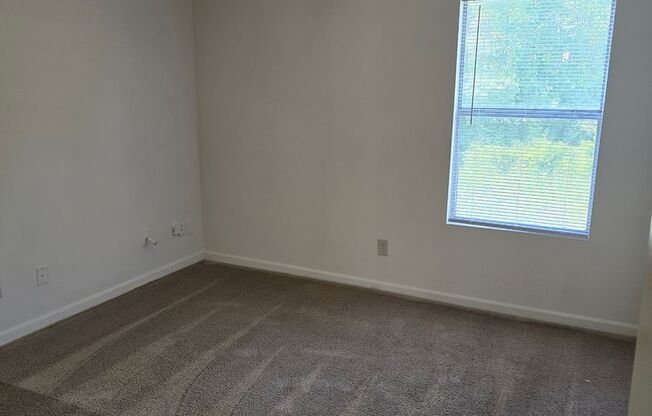 1 bed, 1 bath, 709 sqft, $830, Unit PG 1733