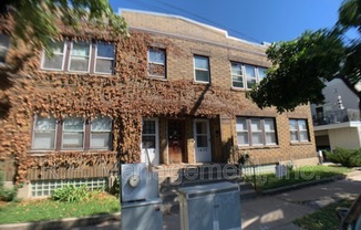 1432 W 32 ST