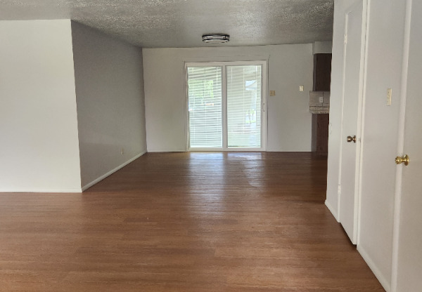 196 CRESTVIEW