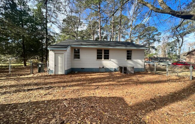 3 beds, 1 bath, $1,200