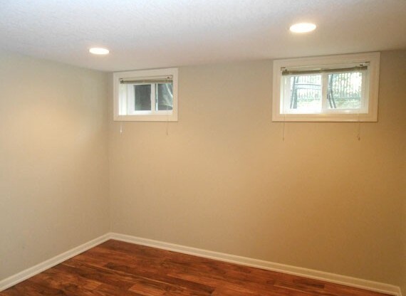 2 beds, 1 bath, $1,795, Unit 06