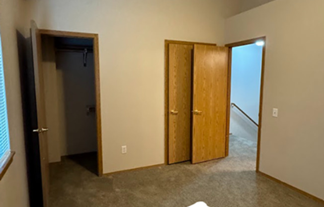 35 S. White Oak Ln.