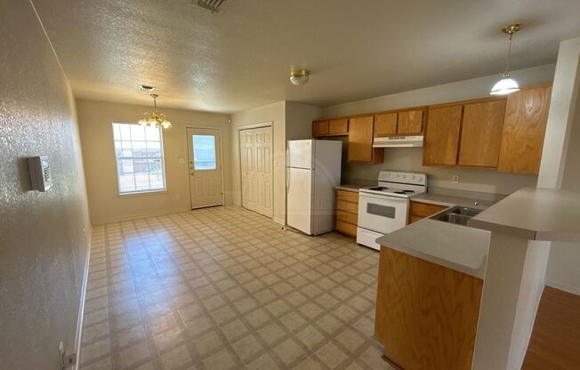 2 beds, 2 baths, $1,150