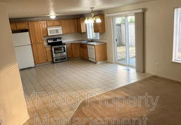 6402 NE 139 CT