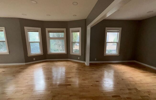 Beautiful 4 Bedroom, 2 Bath House for rent!!
