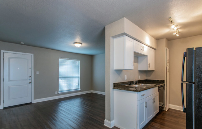 1 bed, 1 bath, 635 sqft, $999, Unit 105