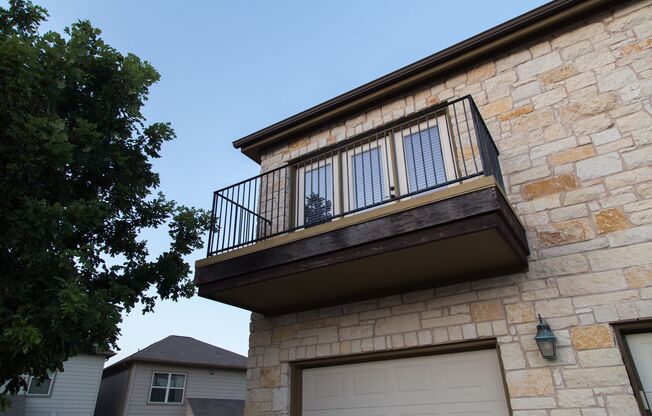 Town Centre Condo close to Dell and Shopping!!