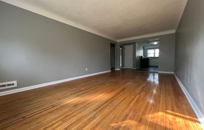 Beautiful 3 bedroom 2 bath + Den/office townhouse in Robbinsdale!