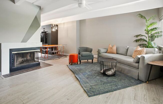 White Swan Apartments – Capitol Hill / Congress Park