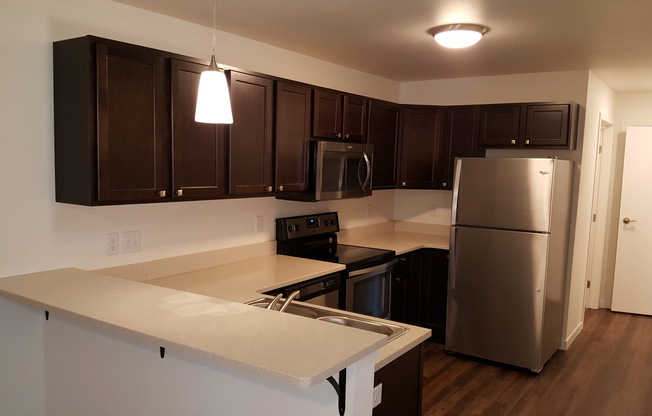 Studio, 1 bath, 703 sqft, $875, Unit Rhett's Row #6