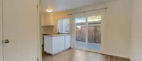 8603 LA RIVIERA DR