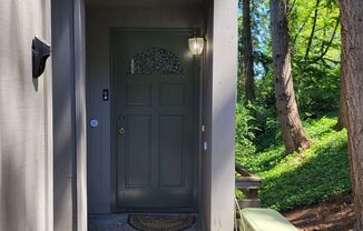 Redmond Bridle Trails One bedroom!