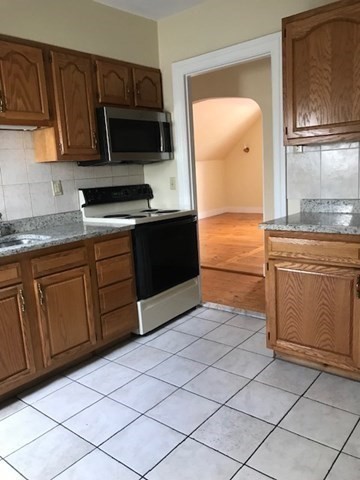 2 beds, 1 bath, 1,500 sqft, $2,150, Unit 3