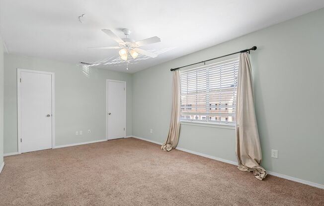 2 beds, 1.5 baths, $1,400, Unit Unit B