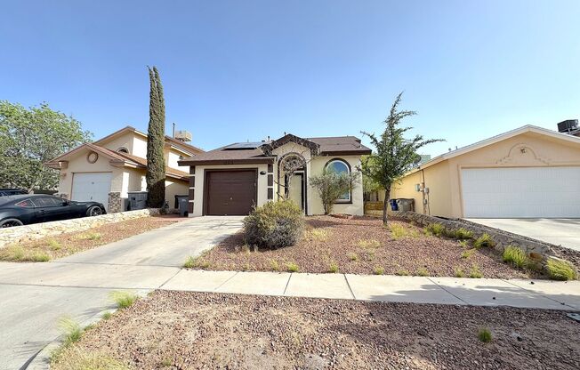 East El Paso 3 bed Refrig A/C with Solar Panels!