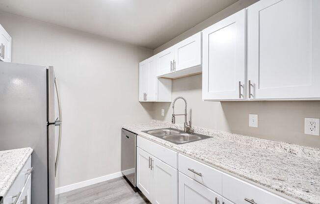 2 beds, 1 bath, 895 sqft, $1,599, Unit 2434 - 2