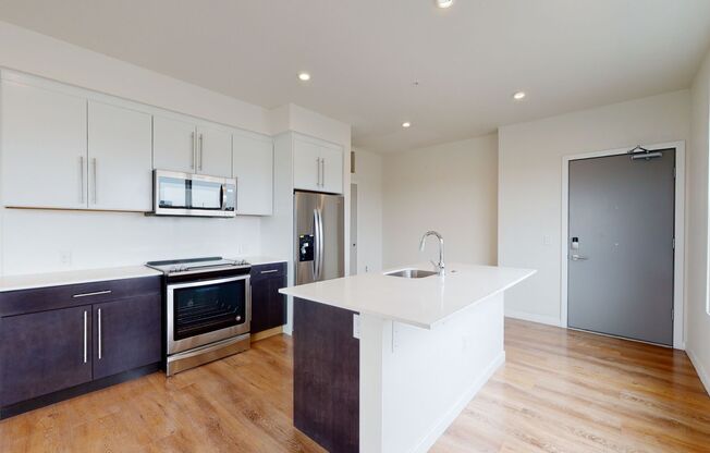 1 bed, 1 bath, 887 sqft, $1,900, Unit 501