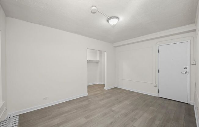 Studio, 1 bath, 383 sqft, $1,195, Unit 204