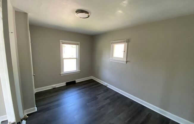 3 beds, 1 bath, $1,050