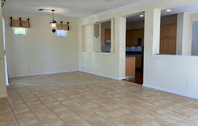 4 beds, 3.5 baths, $5,900