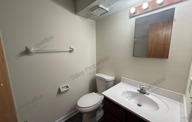 2 beds, 2 baths, 900 sqft, $1,249, Unit H