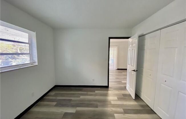 411 SE 10 ST