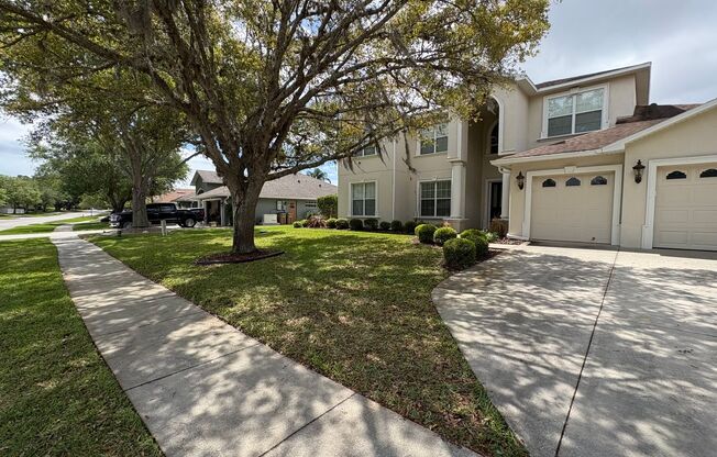 St. Cloud 4 Bedroom, 4 Bathroom Pool Home with Lake View