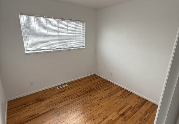 21 MACALESTER RD