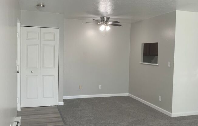 3 beds, 1 bath, 960 sqft, $1,200, Unit 124