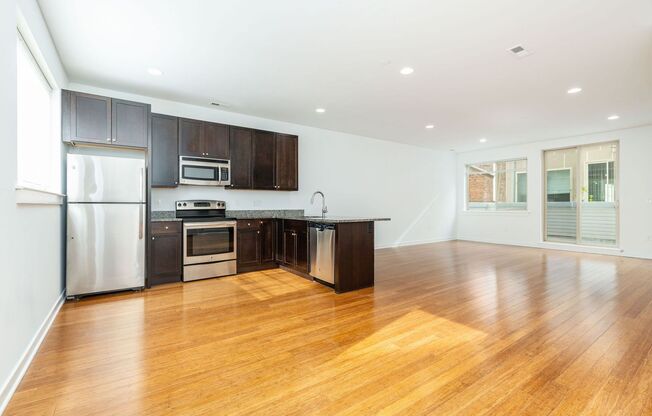 3 beds, 2 baths, 1,520 sqft, $2,653, Unit 206