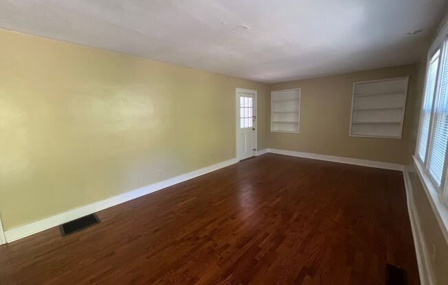 3 beds, 1 bath, $1,575