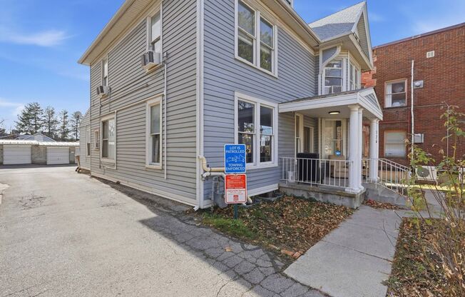 Studio, 1 bath, $899, Unit 726-04