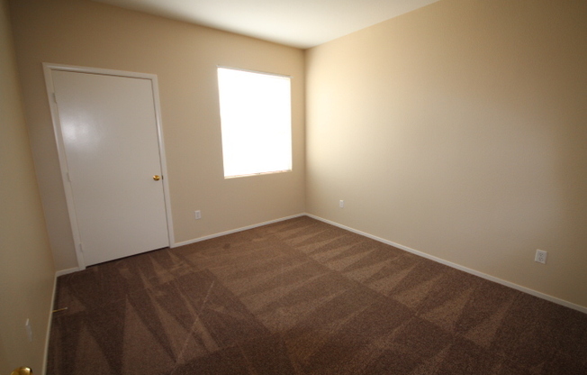 3 beds, 2 baths, $1,695, Unit # 1008