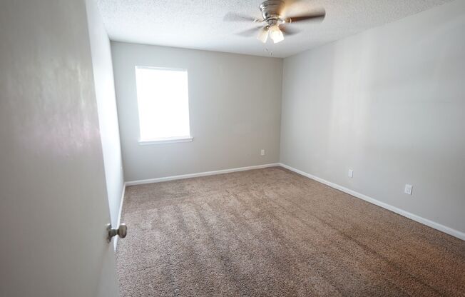 1 bed, 1 bath, $850, Unit Apt 32