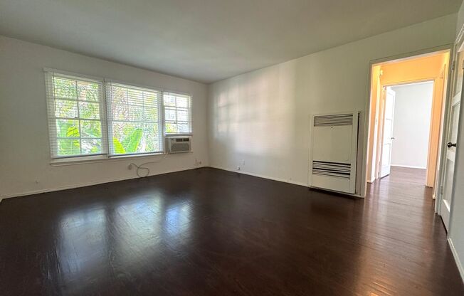 5941-5951 Cahuenga Blvd