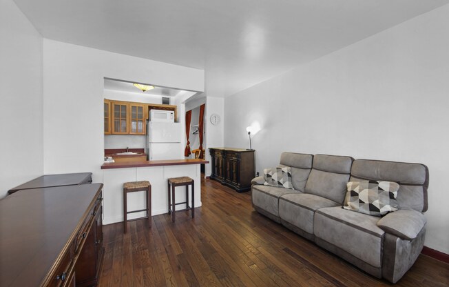 61 Lexington Ave 1F