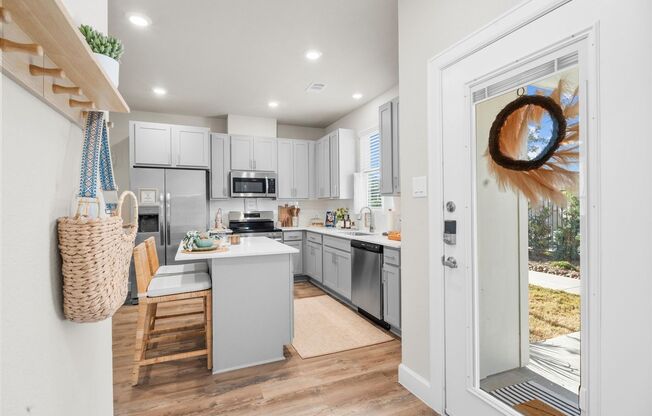 2 beds, 2 baths, 983 sqft, $2,125, Unit 7103